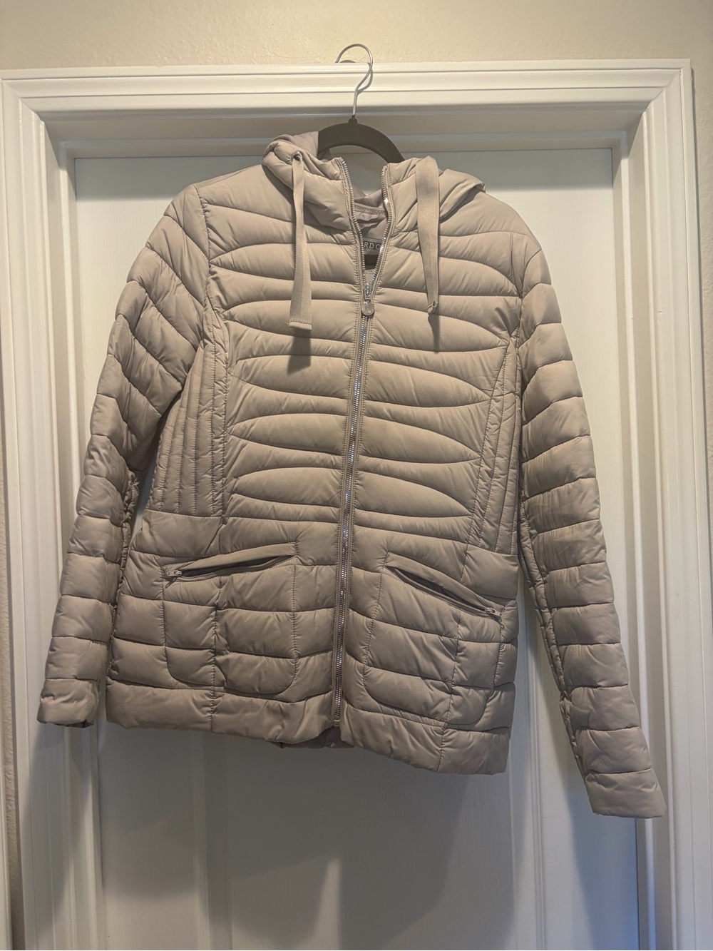 Women’s Lightweight Hooded Puffer Jacket - Taupe
